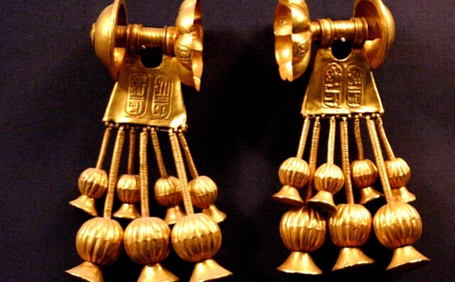 ancient_gold_earrings