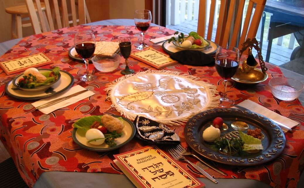 Seder_table