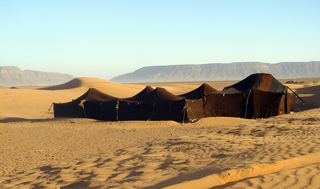 tents_in_desert