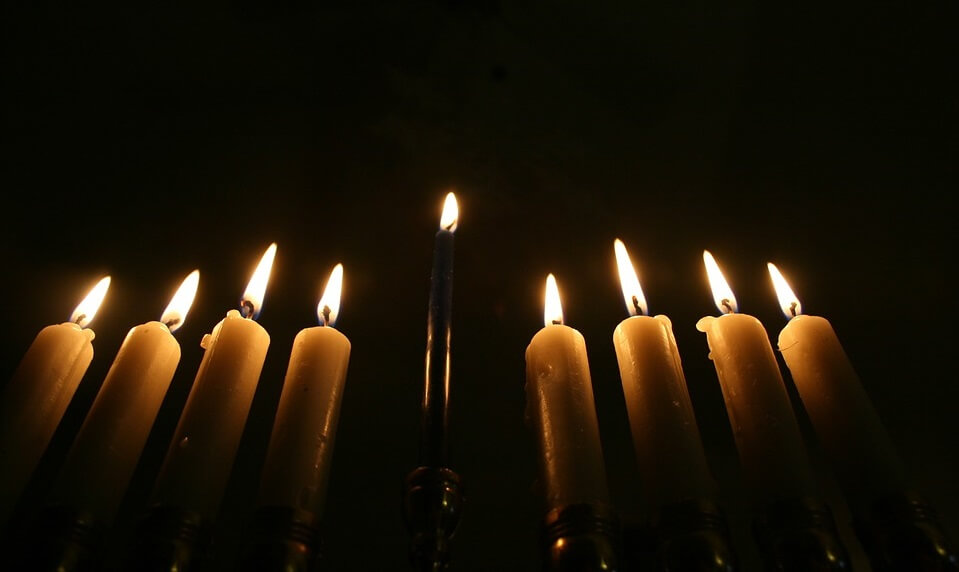 Hanukah_lights