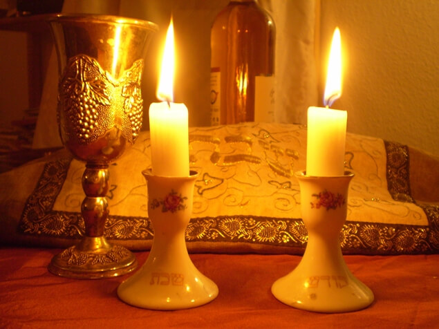 Shabbat_candles