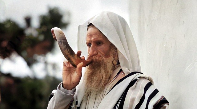 Shofar_blower