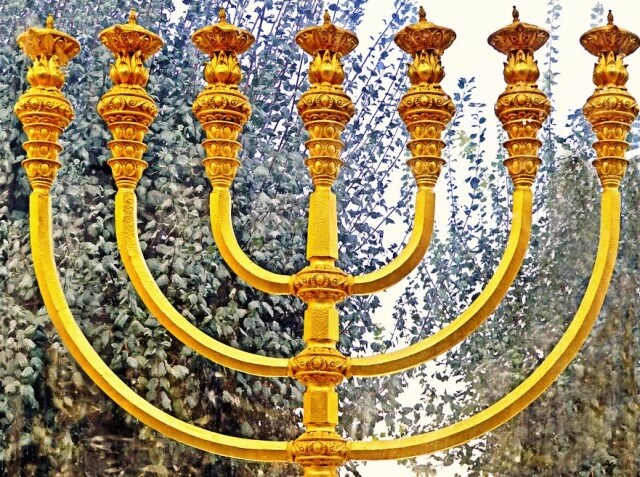 Temple_Menorah